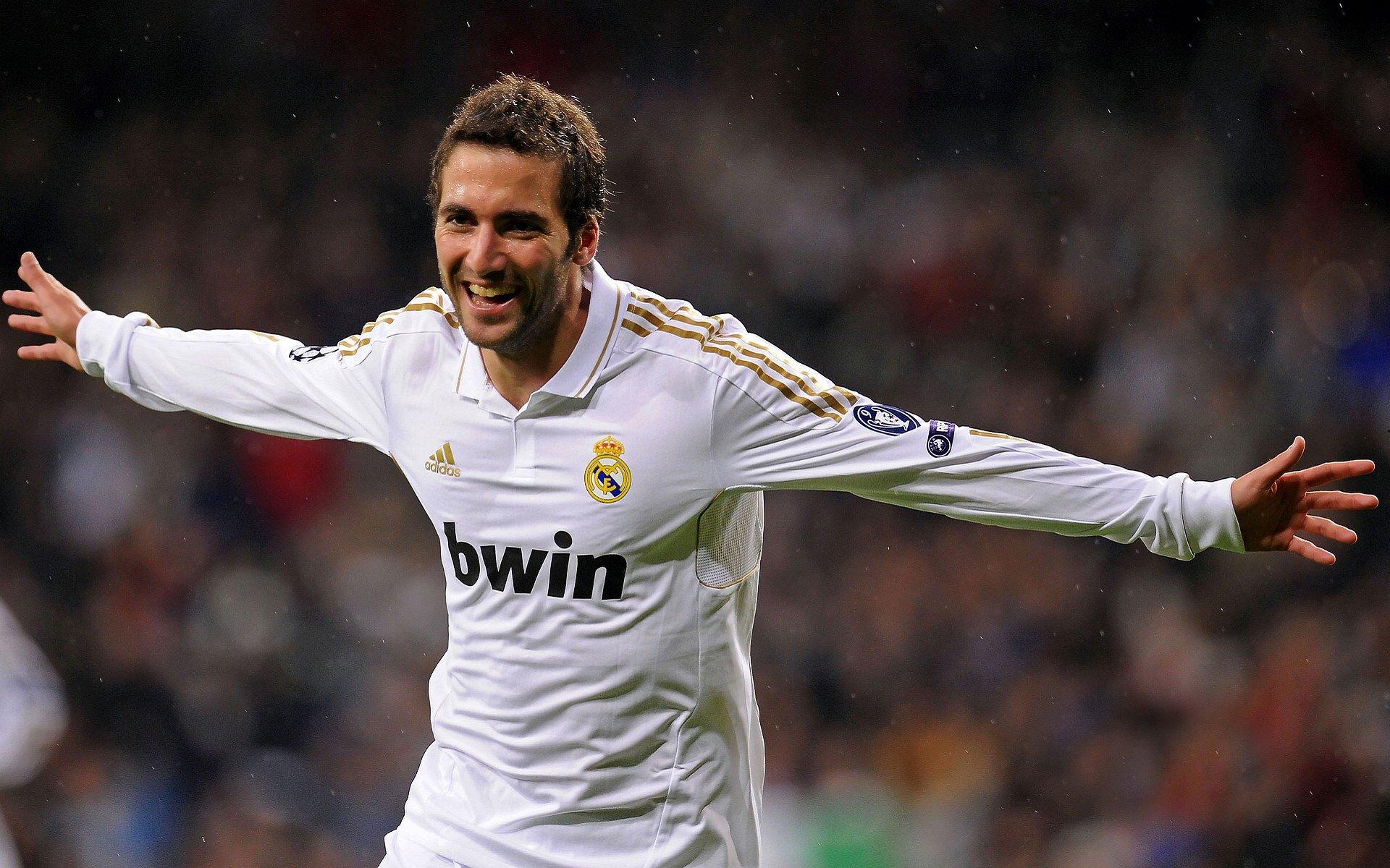 土媒曝重磅转会动向,费内巴切瞄准曼城三门,1200万欧元报价埃德森引发英超震动